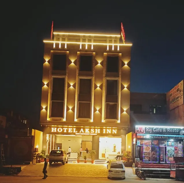 Hotel Aksh Inn - Image 1