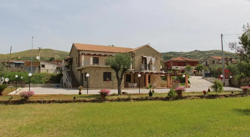 Country House Il Melograno - Image 1