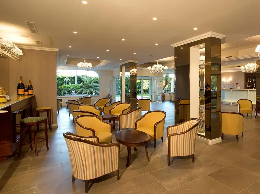 Hotel Caparena - Image 1