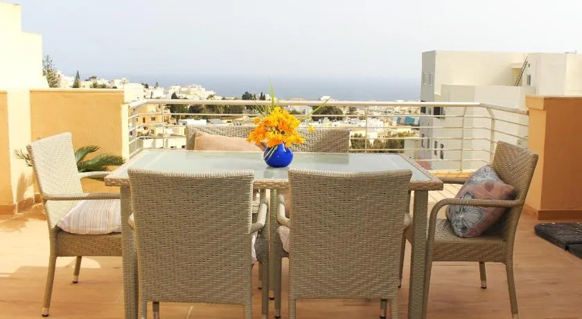 Beautiful 2 Floor Penthouse With Fabulous Views - Image 1
