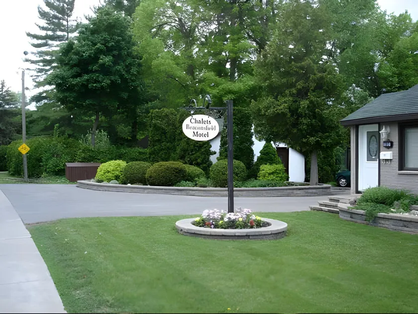 Chalet Beaconsfield Motel - Image 1