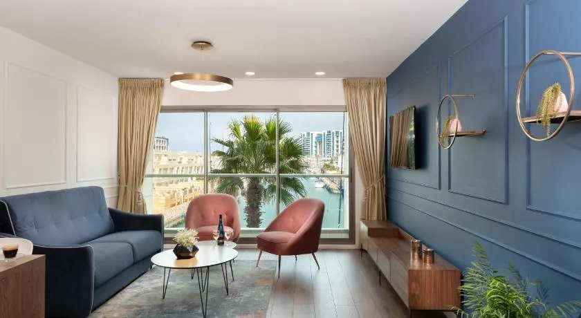 Herzliya Marina Lagoon Apartment - Image 1