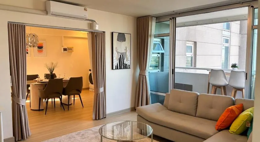 Nordic Minimal 3BR with Tub Near Impact Arena DMK Airport - Image 1