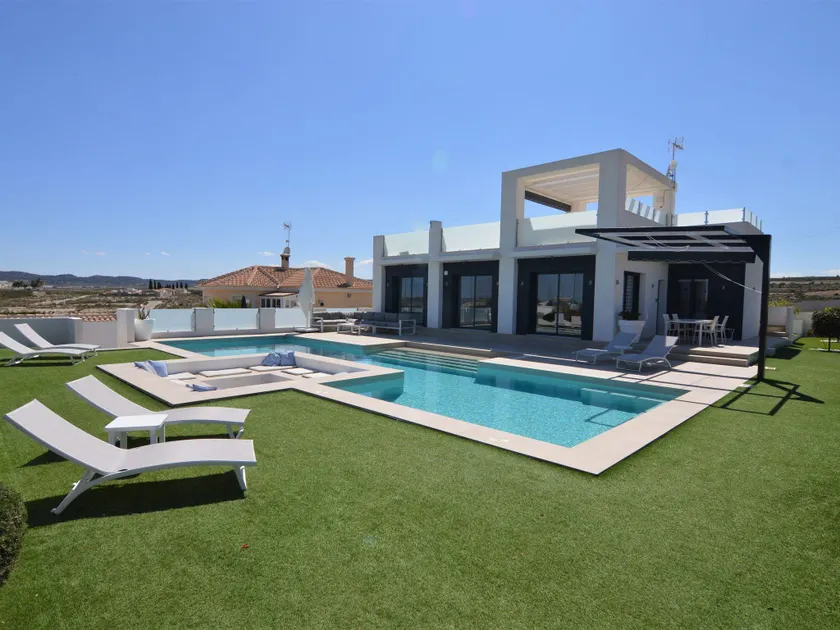 Villa in Torremendo for 8 people with 4 rooms Ref. 614162 - Image 1