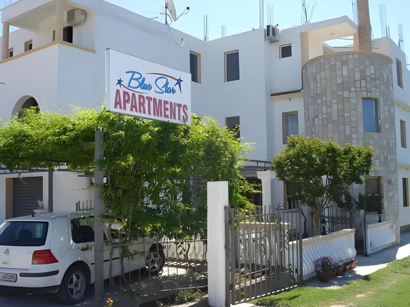 Blue Star Apartments - Image 1