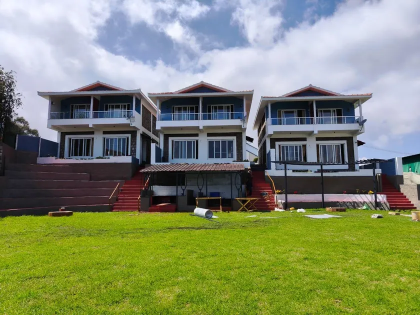 Longwood Resorts - Image 1