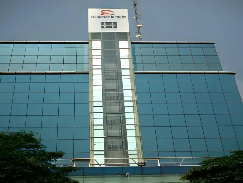 Hyphen Business Hotel - Image 1