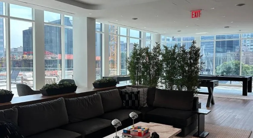Bright, Modern Studio in White Plans - Image 1