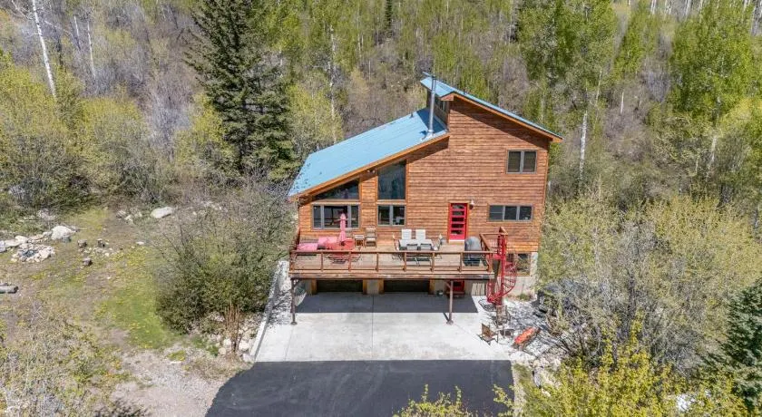 Secluded Mtn home by Purg, Hot Tub, Views! Pets ok - Image 1
