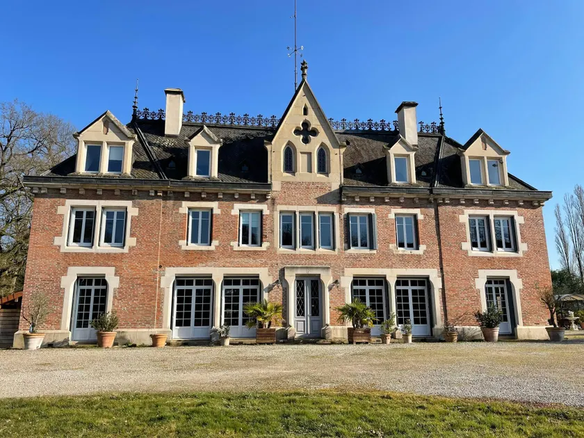 Stay at Chteau De Glairans Pool and Park - Image 1