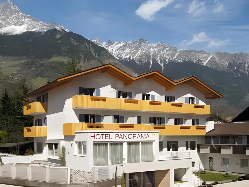 Hotel Panorama - Image 1