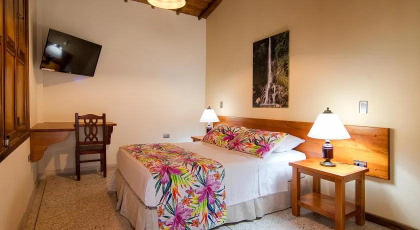 Hotel Valdivia Plaza - Image 1