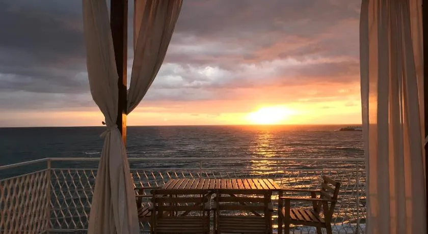 Mediterraneo Guesthouse - Image 1