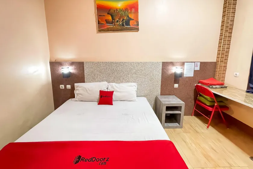 RedDoorz Syariah near Mall Of Serang - Image 1