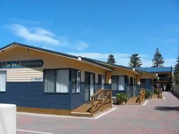 Driftwood Apartments - Image 1