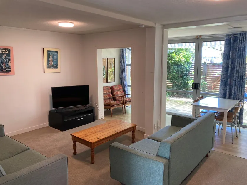 City Towers Apartments - Image 1