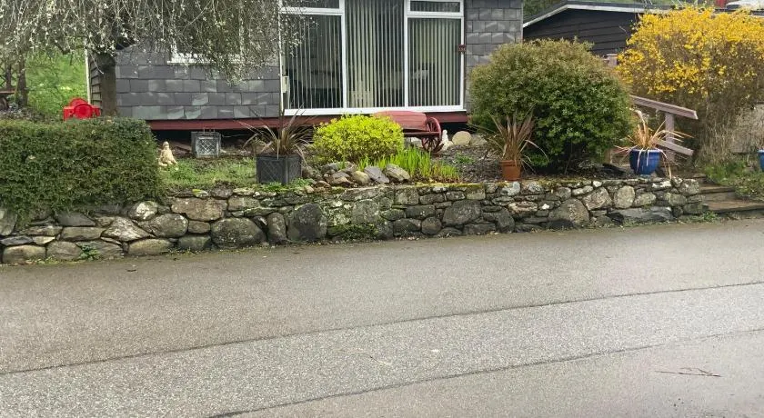 PEN-Y-FAN HOLIDAY CABIN - GLAN GWNA HOLIDAY PARK SNOWDONIA - Image 1