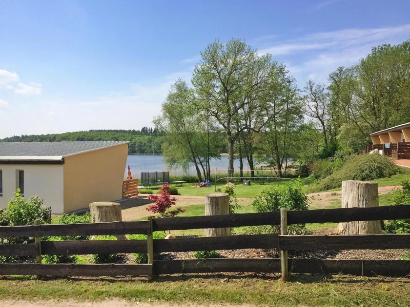 Bungalow mit Seeblick in Klein Labenz - Image 1