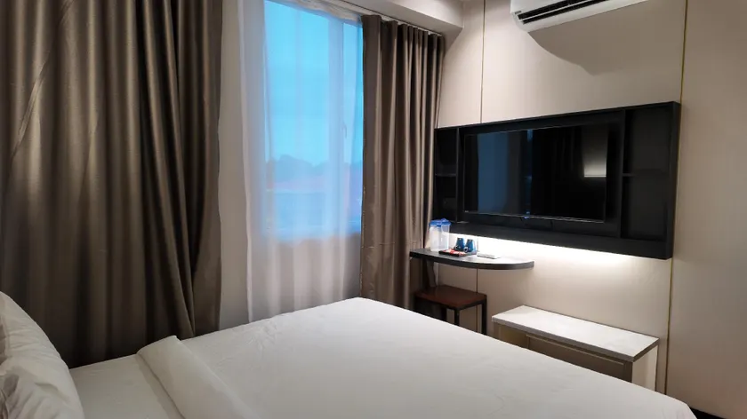 Urban Inn, Changlun - Image 1