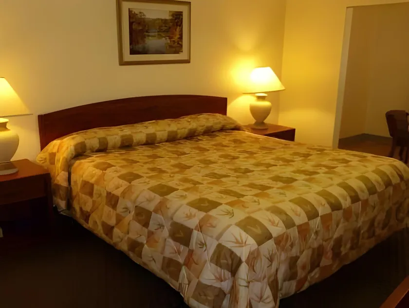Monticello Motel - Image 1