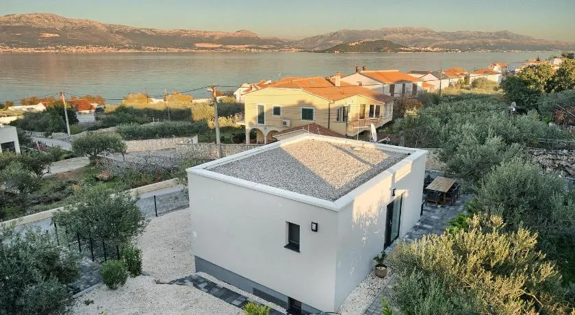 Tina's Tiny Beach House - Image 1