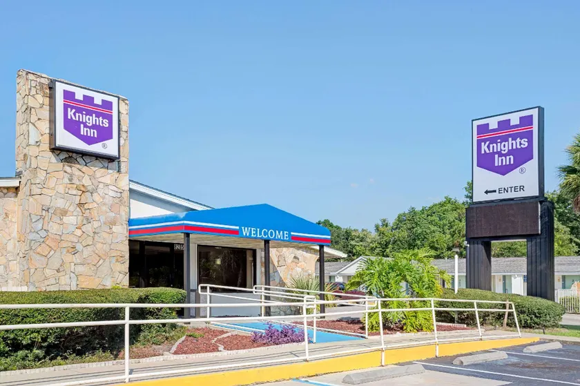 Knights Inn Jacksonville at Dix Ellis Trail - Image 1