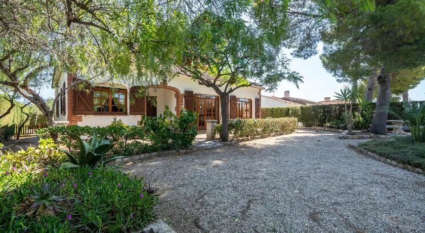 Hauzify I Casa Cardona - Image 1