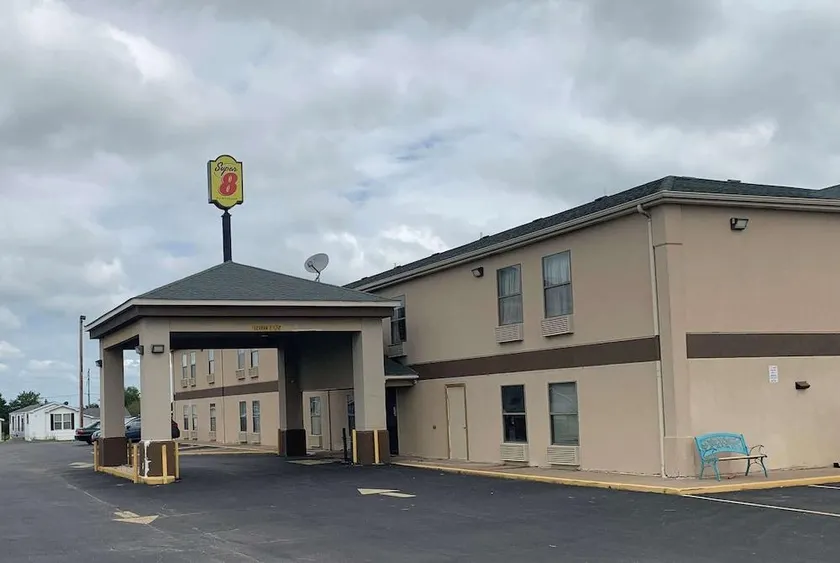 Americas Best Value Inn - Image 1