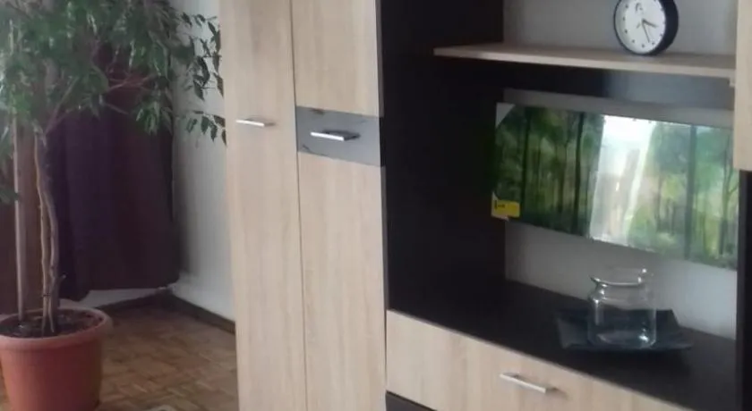 Apartament 2 camere Blaj Str Avram Iancu Bl 9 - Image 1