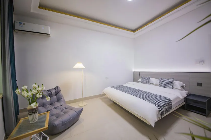 37°2 Hotel - Image 1