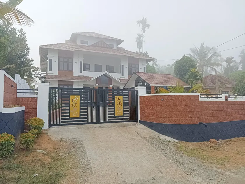 Roneys Villa - Image 1