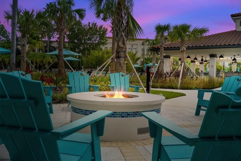 Casa Toscana Deluxe 3 Bedroom Condo by RedAwning - Image 1