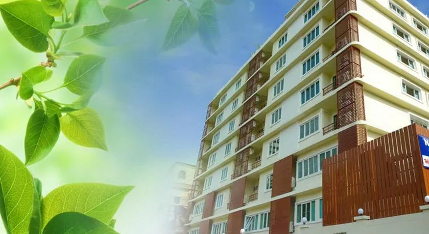 Charming Resident near BTS Ekkamai Station - Image 1