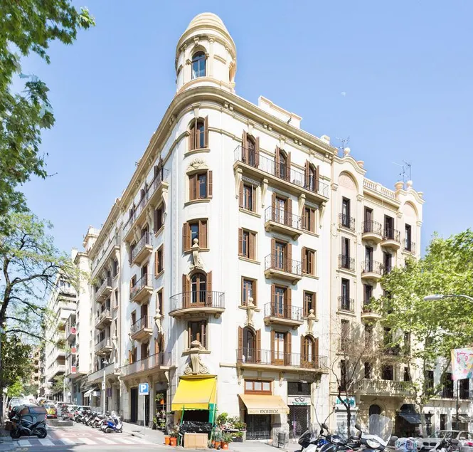 Thesuites Barcelona - Image 1
