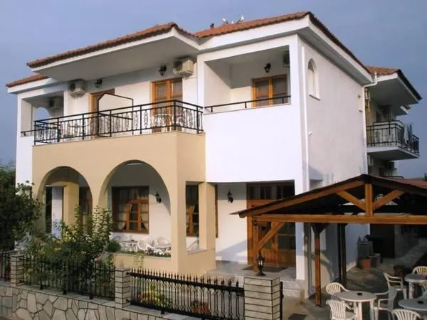 Philoxenia Hotel - Image 1