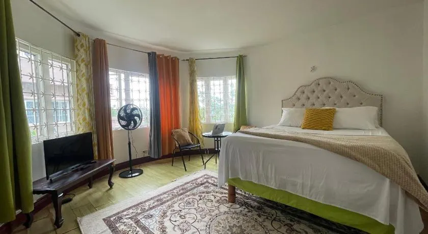 Bright Bay Garden Suite - Image 1