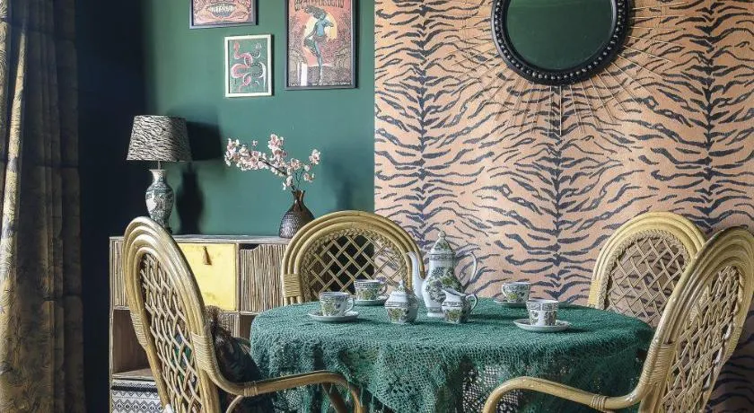 The Emerald Suite by Margate Suites - Image 1