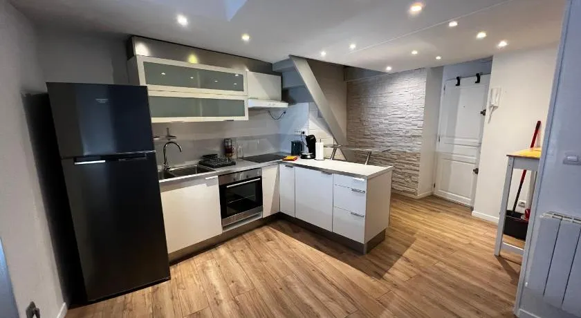 NIMES Superbe appartement duplex climatisée - Image 1
