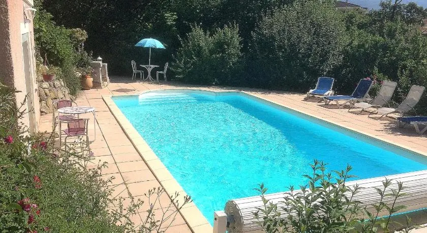 Uafhængig studie i en villa med pool. Se med udsigt Gap og omegn - Image 1