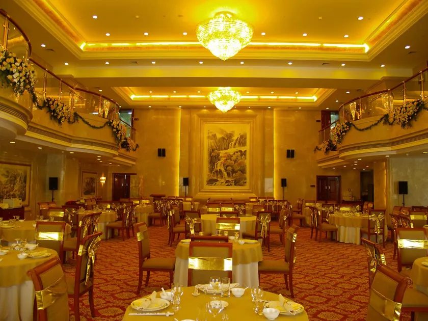 Xinhai Jinjiang Hotel - Image 1