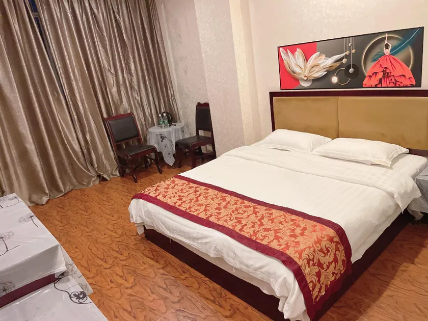 Chuanfeng Business Hotel - Image 1