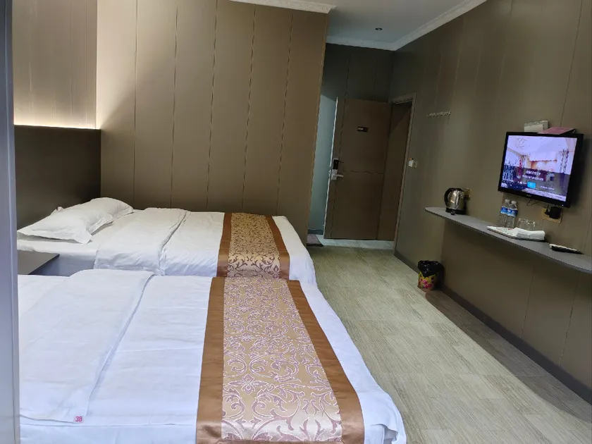 Lijiang Peninsula B District Business Hotel (Jiang'an County People's Hospital Branch) - Image 1