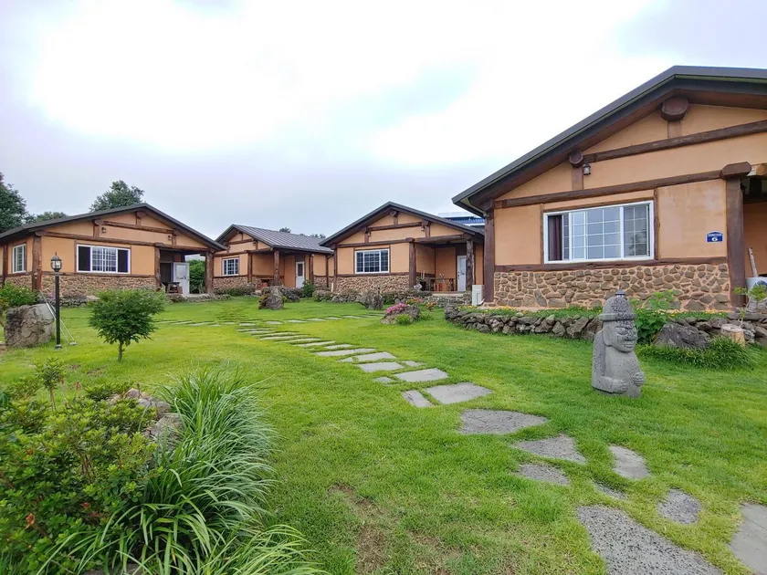 Geumok Log Pension - Image 1