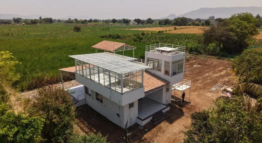 Entire AramZone Villa with Stunning Glass Room - Image 1
