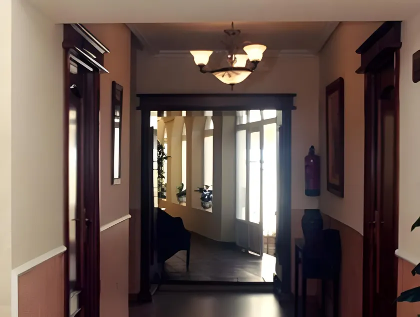 Hotel Victoria - Image 1