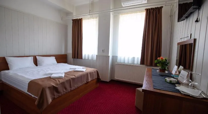 Népliget Hotel - Image 1