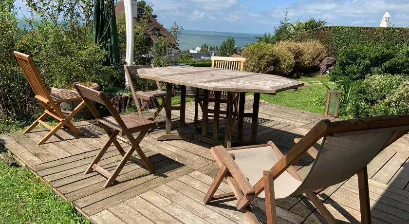 Grand rez de jardin-terrasse avec vue sur la mer - 2 chambres - Image 1