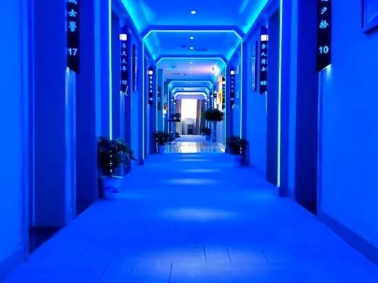 Pioneer·E-Sports Hotel (Ji'an Railway Station Jinggangshan University Branch) - Image 1