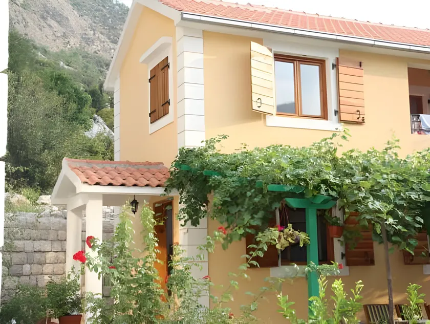 Apartments Risan - Image 1