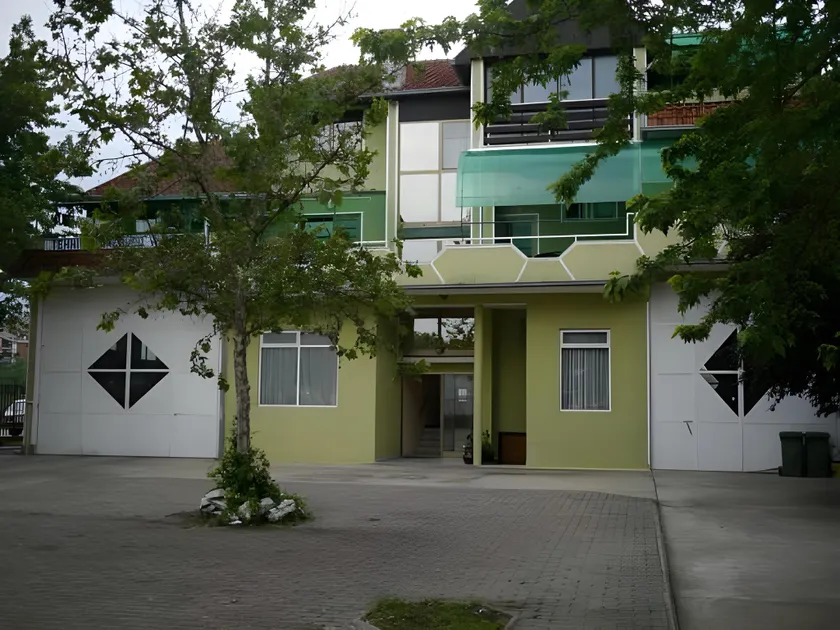 Villa Oaza - Image 1